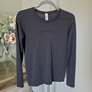 Lululemon Swiftly Tech Black  Long-Sleeve Shirt Size 4